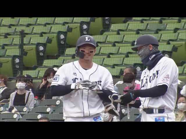 【ファーム】笑顔溢れる!! ライオンズ・川越誠司がセンターにタイムリーヒット!! 2022年4月30日  埼玉西武ライオンズ 対 東京ヤクルトスワローズ