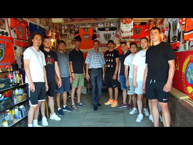 Болельщик команды «Ермак» превратил свой гараж в музей ангарского хоккея