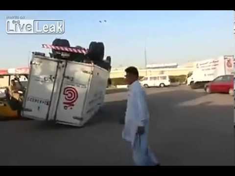开挂的巴基斯坦人“翻车神术”碉堡了(视频)