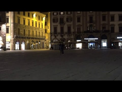 Firenze, ore 22, scatta il coprifuoco e la città si svuota
