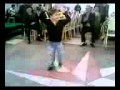 чеченский мальчик лихо отплясывает лезгинку 