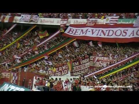 "Oh Inter (anos 60) Inter 1 x 0 Estudiantes - Libertadores 2010 - Guarda Popular Colorada" Barra: Guarda Popular • Club: Internacional