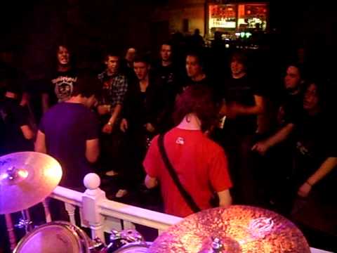 Moro Beats Mars - "Killing In The Name (cover)" (Live)