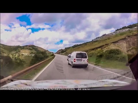 Nearly crash on 102kmh! Bad Driver