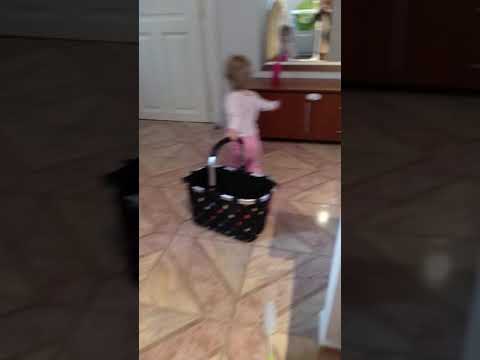 Szofi bevásárolni megy