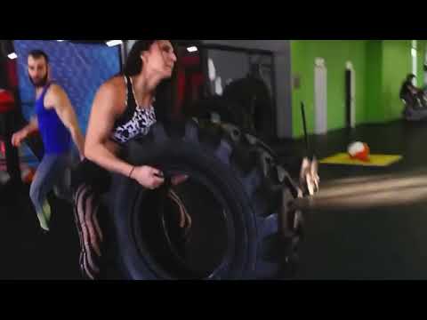 STRONGWOMAN LIFT CARRY