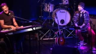 Max Tortora improvvisa Spicchio di luna di e con Sergio Caputo(The Place-08.11.2011)