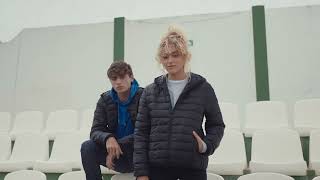 Vidéo Sol's Stream Hodded Men