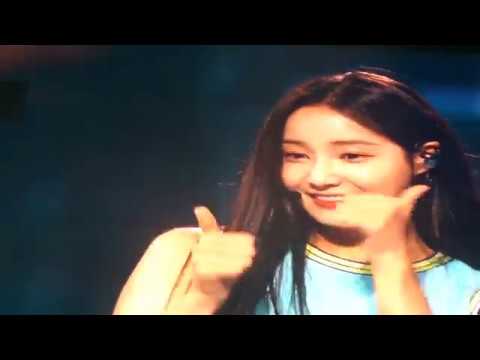 KCON LA DAY1 180811 MOMOLAND TALKING MENT BAAM x2 SPEED