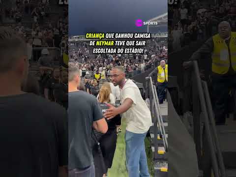 CENA TRISTE! GAROTO QUE GANHOU CAMISA DO NEYMAR TEVE QUE SAIR ESCOLTADO PELA POLÍCIA! #shorts