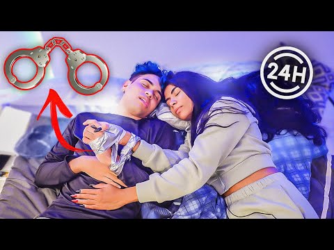 ELES DORMIRAM JUNTOS !! ALGEMADOS POR 24 HORAS