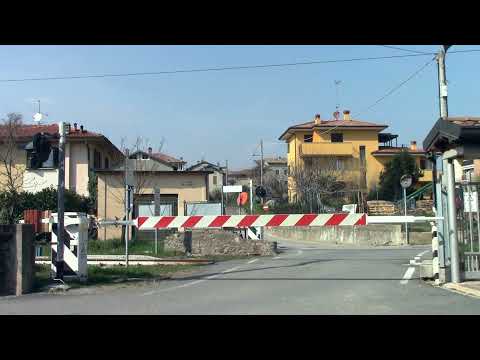 Merone (I) Passaggio a Livello // Level crossing //