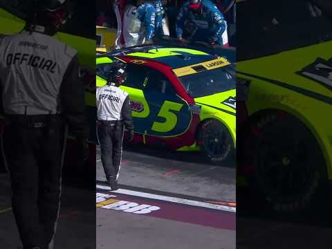 too long of a pit stop for Kyle Larson 😬