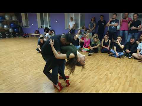 Paul y Anabell [Unchained Melody - Grupo Extra] @ Salsa Club Rivne