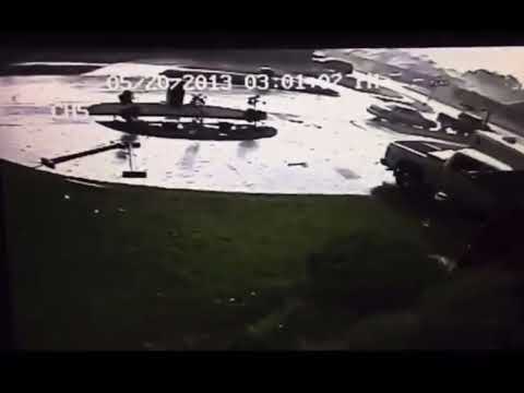 2013 Moore EF5 Tornado Throws Lockers after Hitting School