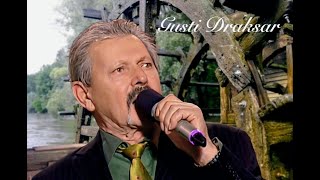 Mamica Su Štrukle Pekli