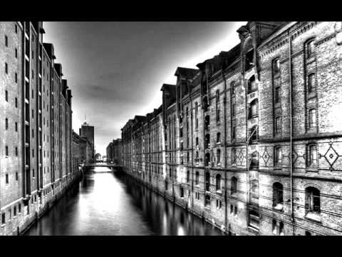 REVOLOOCIJA - (MAK feat. K8,CHIKA TRIP, EDIDAS) - IZBIT ĆU TI OKO