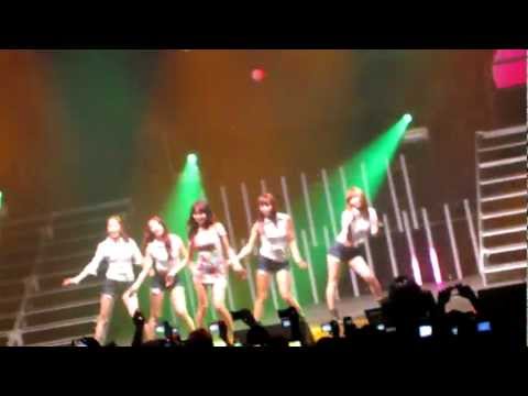 111205 Bubble Pop - HyunA [United Cube in London]