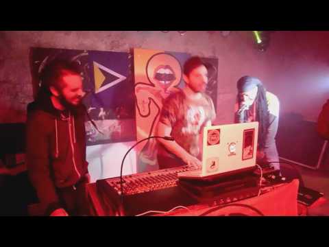 'Dub Stylin' - Tuff Steppas live feat Kingfaredd