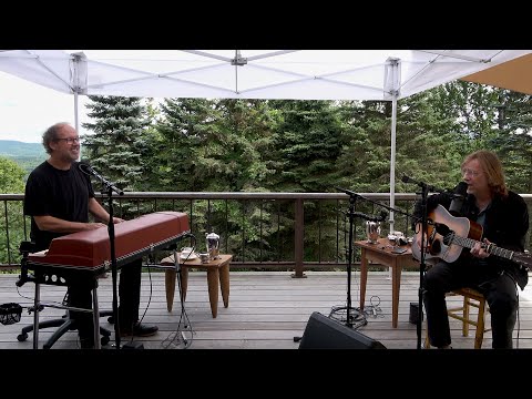 "Brian and Robert" – Page McConnell & Trey Anastasio from The Barn