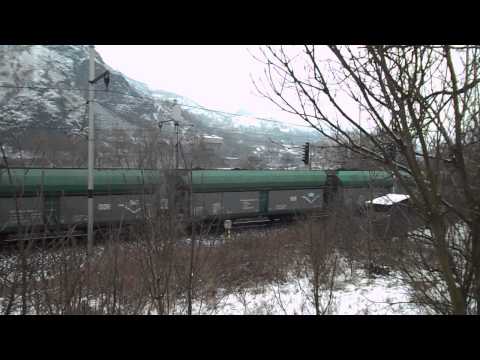 Nákladní vlak s uhlím (SD 184.501) - Prackovice nad Labem, 28. 3. 2013