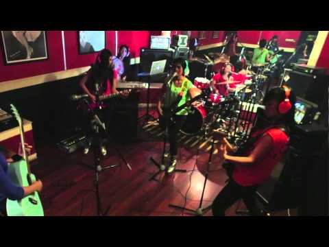 AKB48/JKT48 - Baby! Baby! Baby! (@JuwitaBand Cover)