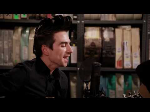 Videoclip de Brandenburg Gate (Acoustic) — Anti-Flag
