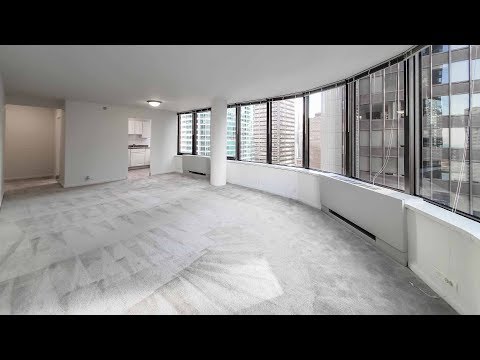 A spacious 2-bedroom, 2-bath at Streeterville’s McClurg Court apartments A spacious 2-bedroom, 2-bath at Streeterville’s McClurg Court apartments