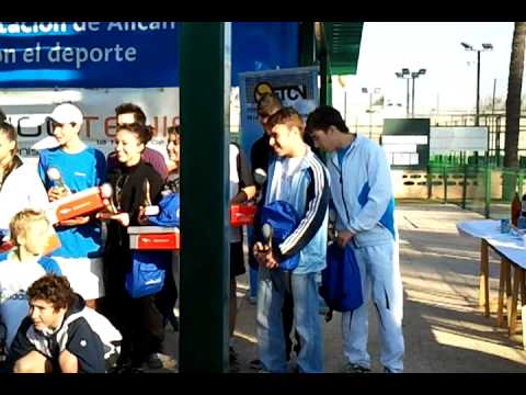 Entrega de trofeos a todos los participantes del troneo alicantino tenis 2010
