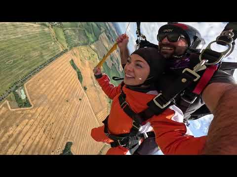 Influencers Felix Laden and Chany Dakota jumping at GoJump | GoJump