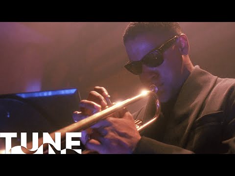 Denzel Washington and Wesley Snipes Perform Mo Better Blues | TUNE