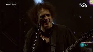 Download lagu Robert Smith pretending to CHOKE on the end of The Caterpillar by The Cure. mp3