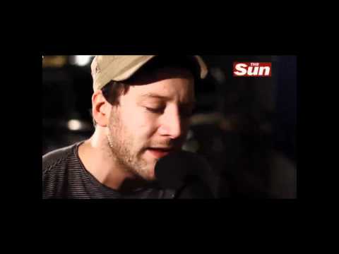 Matt Cardle covers Lady Gaga - Paparazzi (Live Acoustic from The Sun Biz Sessions)