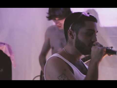 The Living Room - Chill Chicos