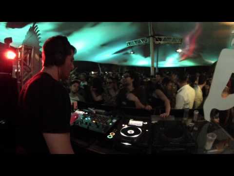 Leozinho @ Warung Tour - Terraço da Save - 25/07/2015 - Portal Underground