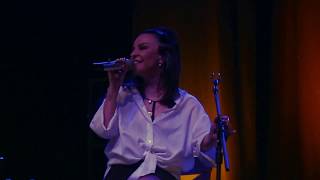 Fatma Turgut - Bir Varmış Bir Yokmuş (Live &amp; Acoustic)