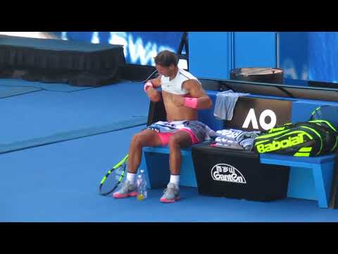 Rafael Nadal Changing shirt during 2nd round of AO 17/01/2018