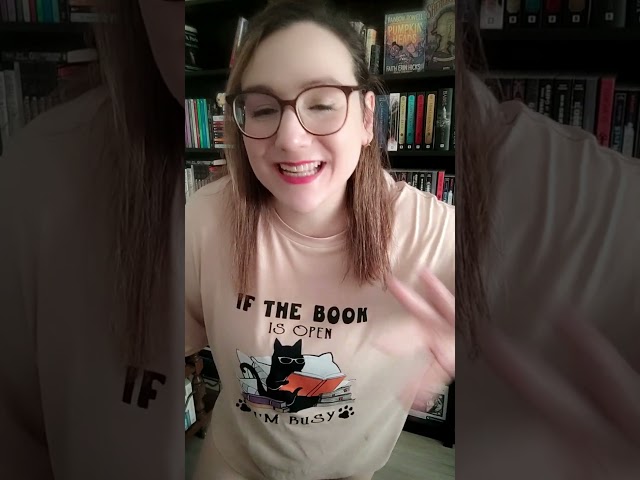 Vídeo relacionado con Misterio en el club de lectura (Cozy Mystery): Serie Secretos, Libros Y Bollos / Secrets, Books & Buns Series Volume 1
