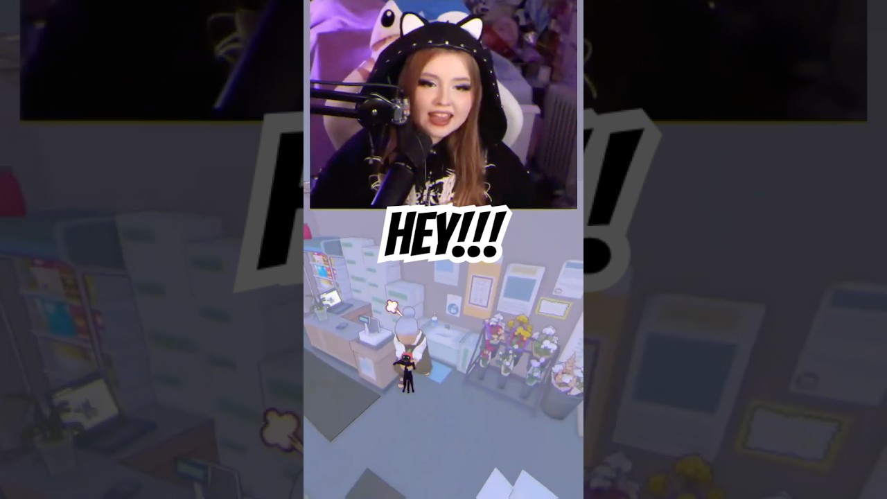 Sneaky kitty time… #clips #streamer #streamclips