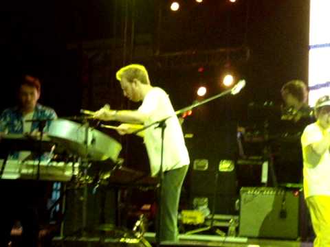 Hot Chip - I Feel Better. live Synch Festival 2010 Athens