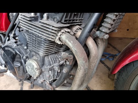 ME REGALAN MOTO 750 PARADA AÑOS EL DIA DE MI CUMPLEAÑOS MERECE LA PENA?