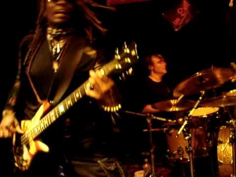 The I.M.F 's T.M.Stevens Bass Solo im Cafe Garbaty Berlin/Pankow