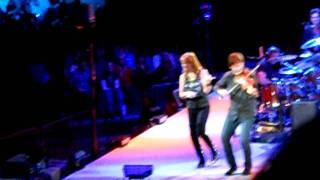 Reba McEntire singing most of Nothing to Lose 1/14/11