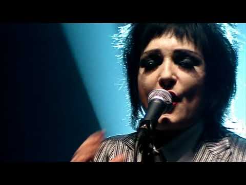download lagu mp3 mp4 Siouxsie And The Banshees The Seven Year Itch, download lagu Siouxsie And The Banshees The Seven Year Itch gratis, unduh video klip Siouxsie And The Banshees The Seven Year Itch