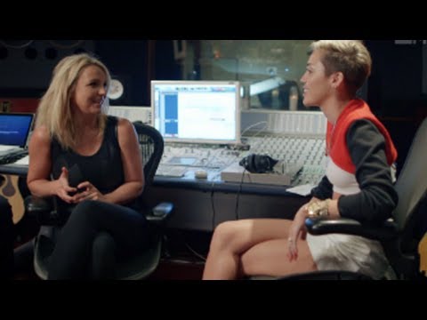 Miley: The Movement (Clip 'Right Beside Her')