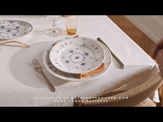 Vídeo relacionado con Royal Copenhagen White Fluted 1016923 - Taza con asa (porcelana, 33 cl, 12,5 x 9,5 x 10 cm), color blanco