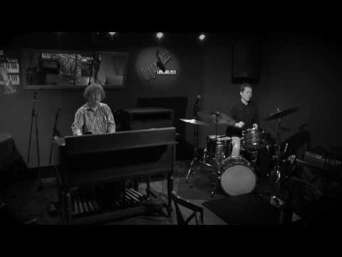 Daisuke Kawai & Hidenobu"KALTA"Otsuki plays "BAYOU"