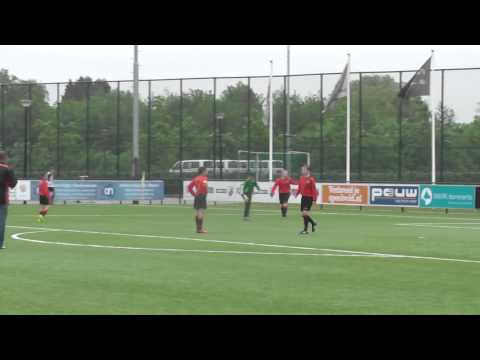 8 mei 2014 VV De Meern E2/E4 - VV De Meern D4 vr 0-10 Doelpunt Sem