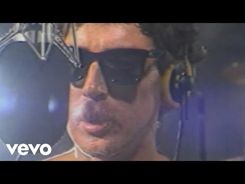 Charly García - Promesas Sobre El Bidet