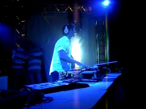 DJ JESUS LUZ na KASA MULT SHOW dia 18/JUNHO/2011